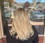 Blonde never looked so good! Lindsay crafted these beautiful natural highlights, giving this guest's hair a touch of elegance and radiance. Embrace your inner blonde and let your waves steal the show!  #BlondeGoddess #HairTransformation #WavyHairGoals #temeculasalon #temeculahair #anasahairstudio