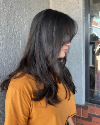 Loving this gorgeous Haircut by Marley! 😍 Long dark hair never looked so good! If you want to turn heads like this beauty, book your appointment today! ✨ #HairTransformation #SalonStyle #MarleyRocks #temeculasalon #temeculahair #anasahairstudio