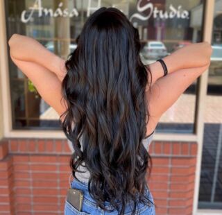 beautiful rich color all over by @stylezbylindz 🍫🍫🍫
.
.
.
.
#haircolor #hairstyle #curlyhair #beauty #hairstyle #fall #temeculahair #hairdye #brownhair #chocolate #chocolatebrownhair #transformation #menifeehair #murrietahair #anasahairstudiotemecula #fallhair