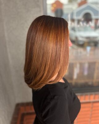 Slaying this dimensional copper red color! Shoutout to Jenna for making it happen! Swipe for before.  #CopperRedMagic #HairTransformation #temeculasalon #temeculahair #anasahairstudio