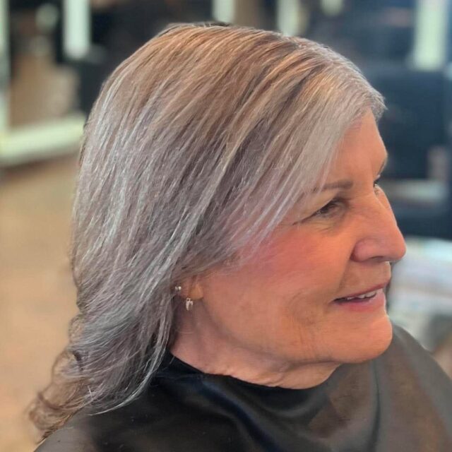 Silver perfected, exactly as requested. Savannah built out this salt and pepper look with strategic dimension, blending highlights and lowlights for a finish that reads natural and intentional. Grey done right is a color choice, not a compromise. Swipe for before.
#anasahairstudio #temeculasalon #temeculahair #saltandpepperhair #greyhair #haircolor #naturalgrey