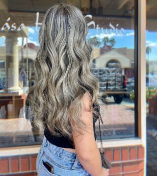 who says you can’t be blonde for winter 
❄️
❄️
❄️
#blonde #progress #beauty #hairstyles #haircut #haircolor #hairtransformation #blondehair #hairdimension #beautiful #smile #highlightbalayage #temeculahair #anasahairstudiotemecula #longhair #hair #menifeehairstylist #murrietahairstylist #temeculahair #dimensionalblonde #hairideas #blondehighlights