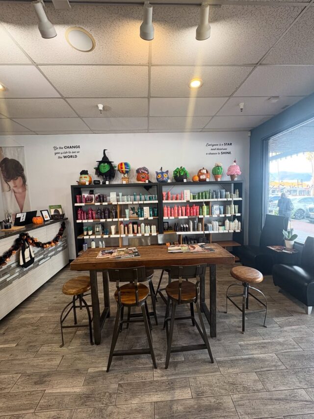 🎃✨ It’s feeling festive in here! 
Our team is getting into the fall spirit with a Pumpkin Decorating Contest and the creativity is out of control! 🍂👻 
Stop by to check out our spooky (and sparkly) creations and help us celebrate the Halloween season in style. 🧡🕸️

#halloweeen #fall #fallfestivities #pumpkins #pumpkindecorating #anasahairstudio