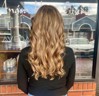 Lindsay's balayage game is on point! Check out this amazing color she did for one of our guests. Don't miss out on the chance to rock this stunning look! #balayagegoals #hairmagic #temeculasalon #temeculahair #anasahairstudio