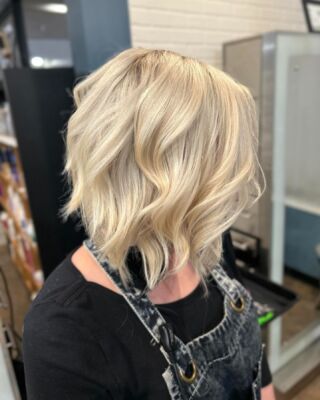 Wow!  How amazing does this blonde bob look? Our talented stylist Jenna nailed it!  If you're ready to rock a stunning platinum blonde hairstyle, come visit our salon and let Jenna work her magic on your hair. You won't be disappointed! Swipe for before. #BlondeBob #PlatinumBlondeMagic #temeculasalon #temeculahair #anasahairstudio