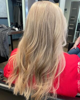 Embrace the power of a stunning haircut and blow-dry!  Our stylist Holly worked wonders on this guest's long blonde hair, and she can do the same for you. Swipe to see the before. Visit our salon and let your hair steal the show! #HairEnvy #SalonGlam #temeculasalon #temeculahair #anasahairstudio