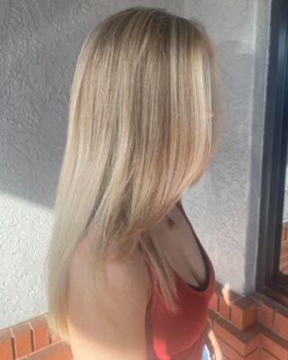 Feeling fabulous with these stunning blonde highlights! Our talented stylist Lisa did an amazing job!  #AnasaHairStudio #BlondeHighlights #HairGoals #temeculasalon #temeculahair