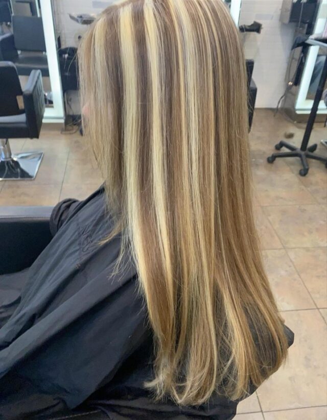 Bold streaks, fierce vibes. Lisa flipped the volume with highlights that scream main character. Hair loud, proud & full of attitude.
#ElevatedHighlights #HairWithPresence #BoldAndBeautiful #PolishedGlow #SignatureStrands #temeculasalon #temeculahair #anasahairstudio