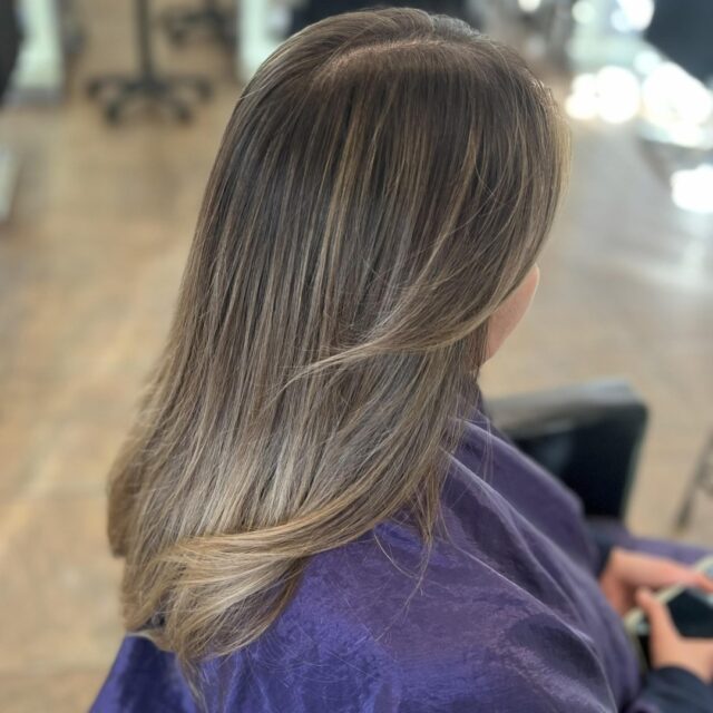 Soft, smoky and effortlessly blended. Savannah created this gorgeous balayage with cool ash tones melting through a deep root for that natural sun kissed look that never feels overdone. Sleek cut, perfect shine and movement that flows exactly where it should. This is low maintenance color that looks high maintenance good.
#anasahairstudio #temeculasalon #temeculahair #ashbalayage #smokybalayage #naturalbalayage #dimensionalcolor