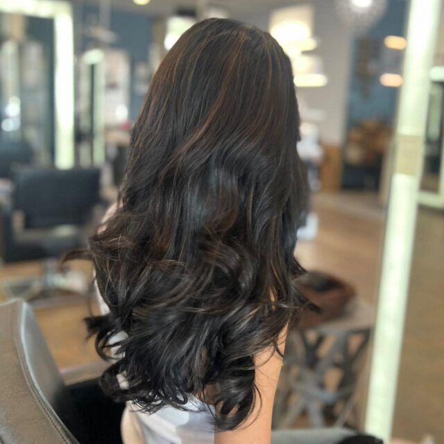 Deep, rich and full of subtle warmth. Savannah took this color retouch and partial highlight from flat black to a multidimensional brunette with soft caramel pieces woven throughout. The waves bring it all to life and the contrast against the before says everything. Dark hair just got an upgrade. Swipe for before.
#anasahairstudio #temeculasalon #temeculahair #colorretouch #partialhighlights #brunettedimension #darkhairtransformation