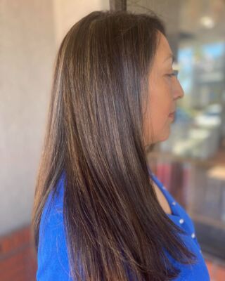 When in doubt, go for a chocolate brown color with some subtle caramel highlights like this beauty! Lisa works her magic once again!  #SubtleHighlights #SalonLove #temeculasalon #temeculahair #anasahairstudio