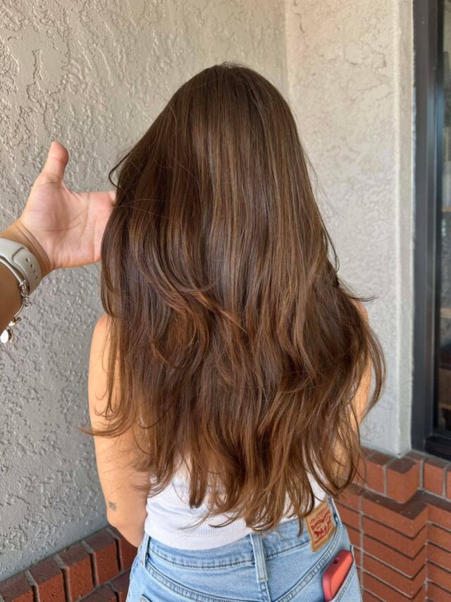 French layers are everything right now and Cheyenne proves exactly why. The before speaks for itself and the after is all volume, movement, and that effortless flow that never goes out of style. A great haircut changes everything. Swipe for before.
#anasahairstudio #temeculasalon #temeculahair #frenchlayers #longhairtransformation #layeredhaircut #haircut