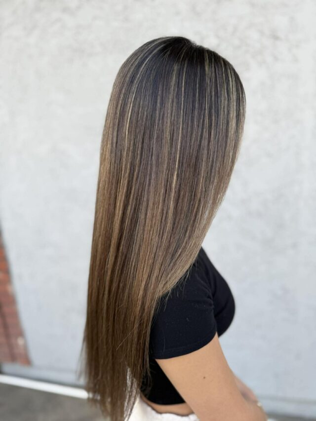 Glass hair is having its moment and Marley is serving it perfectly. Those soft, blended highlights woven through a deep brunette base create that effortless dimension that looks expensive and completely natural. Lived in color done at the highest level. Swipe for before
#anasahairstudio #temeculasalon #temeculahair #glasshair #livedinhighlights #dimensionalbrunette #highlightsbrunette
