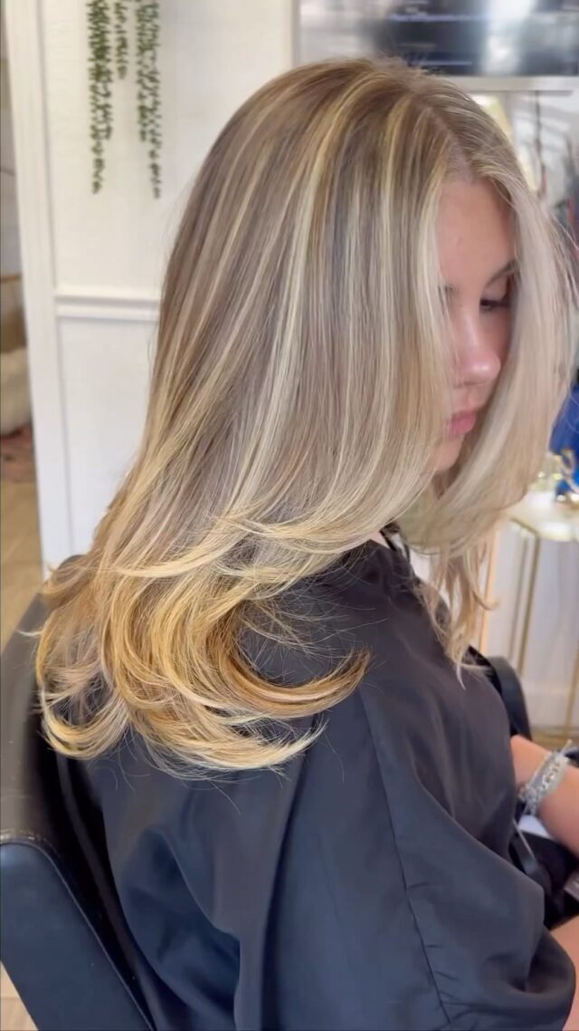 Today is the first official day of spring, and there is no better reason to book a color appointment. Spring is the season for lighter, brighter, and more dimensional hair — and we are ready for it. Whether you want sun-kissed balayage, vivid highlights, or a full color refresh, our team is ready to bring your spring look to life. Mention 'Spring Refresh' when booking and receive a complimentary gloss treatment with your color service this month.
#temeculasalon #temeculahair #anasahairstudio #springrefresh #haircolor #firstdayofspring