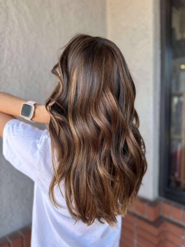 Before & After Magic!  Check out this stunning air balayage transformation by Marley From brown to gorgeous, multidimensional waves with caramel and golden highlights, this look radiates beauty!  Book your appointment today and let Marley work her magic on your hair! Swipe for before.  #AnasaHairStudio #TemeculaSalon #AirBalayage #HairTransformation #temeculahair