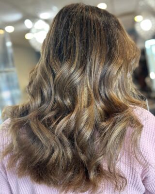 Balayage by Nadine 🤩 swipe to see the before 😍 
#hairtransformation #hair #balayage #hairgoals #temeculastylist