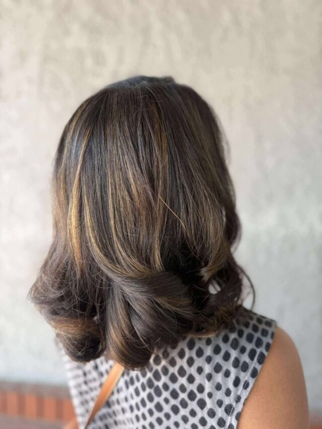 Marley turned natural texture into total glow with this Balayage + Cut + Style transformation—spotted in full glam with that soft curl finesse.
From subtle shimmer to serious swish, this look is giving volume, vibe, and visual poetry. 
Be the next story we tell—book with Marley and start your glow era. Swipe for before. #BalayageByMarley #TemeculaHairScene #HairOnPoint #GlowUpSeries #FreshCutFreshFeels #StyledToShine #YourHairEraStartsHere #temeculasalon #temeculahair #anasahairstudio