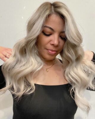 Thanks to our amazing hairstylist Chelsea , your hair will be on point and ready to conquer the world! Book your appointment now and let us create a gorgeous look. Swipe for more and before #HairTransformation #AnasaHairStudio #BlondeBombshell #temeculasalon #temeculahair