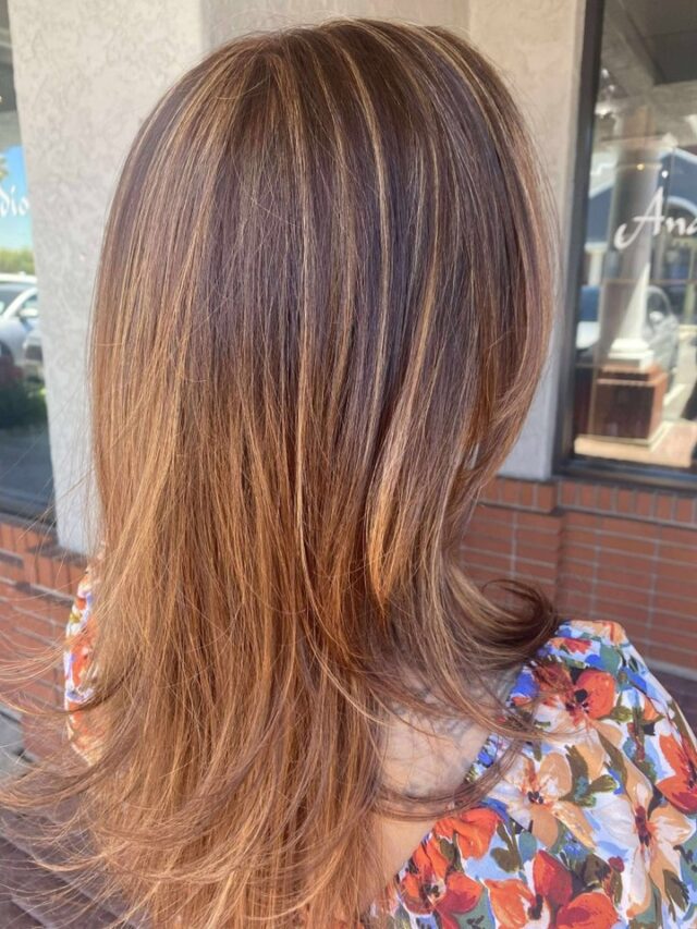 Turning up the heat with this dimensional copper glow—courtesy of Lisa’s expert hands. Rich tones, flawless placement, and silky shine make this look a standout from every angle.
Ready for hair that catches the light and turns heads? Book with Lisa.  #TemeculaHairVibes #DimensionalColor #FallInCopper #SalonCraftedStyle #ColorThatSpeaks #temeculasalon #temeculahair #anasahairstudio
