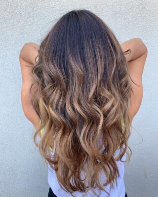 Balayage for this birthday queen🤗😍 •
•
#bakersfieldhair #balayage #blondeme #btc #behindthechair #matrix #redkenshadeseq #bakersfieldsalon #bakersfieldhairstylist