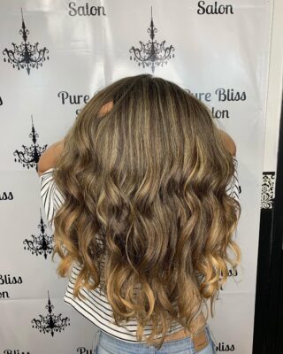 I love transforming hair! Highlights for this fun girl today! •
#balayage #bakersfieldhair #redkenshadeseq #bakersfieldsalon #bakersfieldstylist #btc #behindthechair #matrix #socolorcult