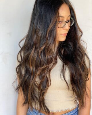 Falllllllll vibes all the wayyy 😍
•
•
•
#fallhair #balyage #bakersfield #bakersfieldhair #bakersfieldhairstylist #bakersfieldhairsalon #bakersfieldsalon #redkenshadeseq #redkenobsessed #redkenflashlift #amika #amikahairproducts #btc #behindthechair