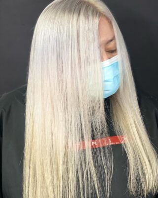 Icy ❄️ blonde for my girl ❤️ 
•
•
•
#schwarzkopfprofessional #schwarzkopf #redkenshadeseq #redkenobsessed #btc #behindthechair #modernsalon #bakersfieldhair #bakersfieldhairstylist #bakersfieldstylist